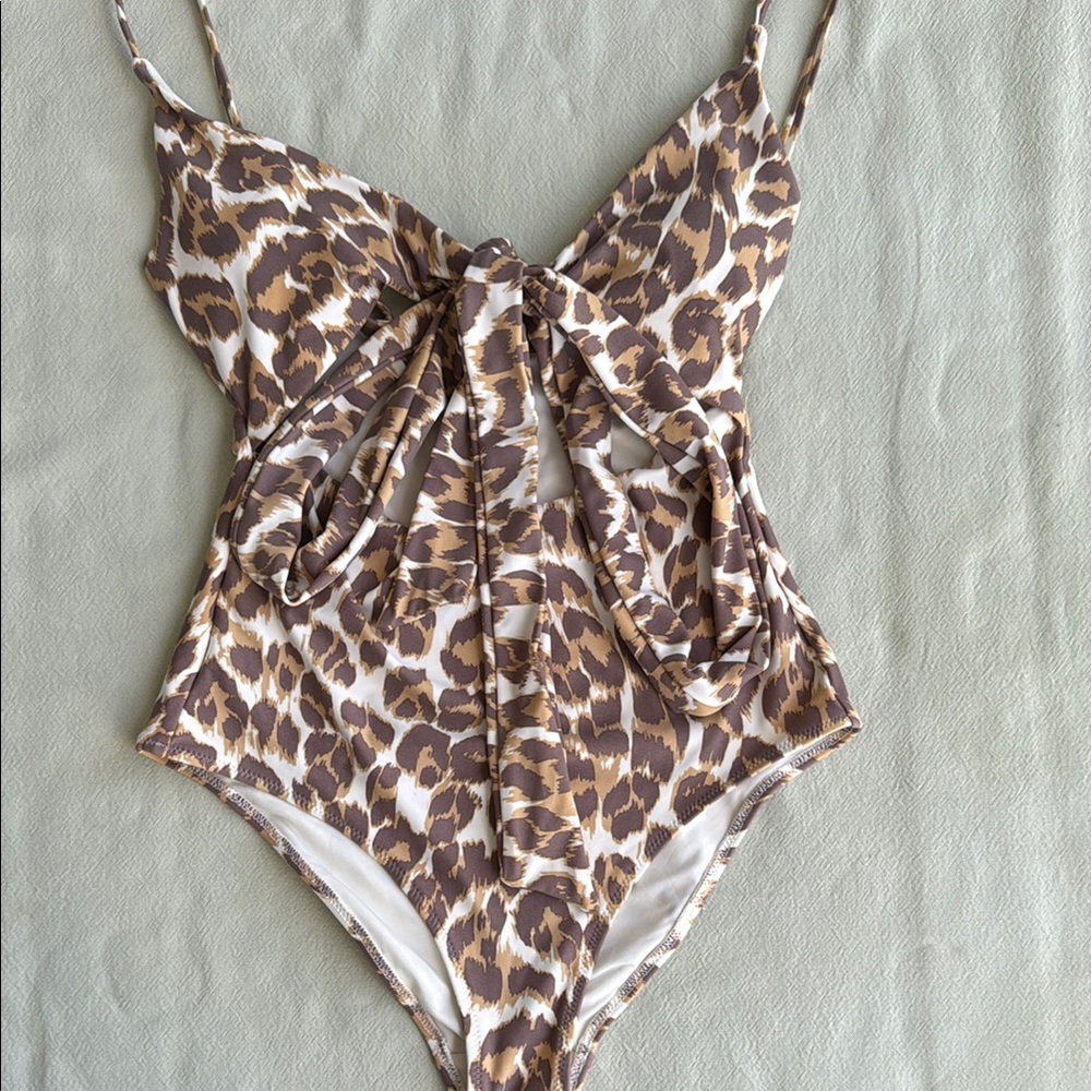 Aerie Leopard Print One-Piece Swimsuit size XS / TP